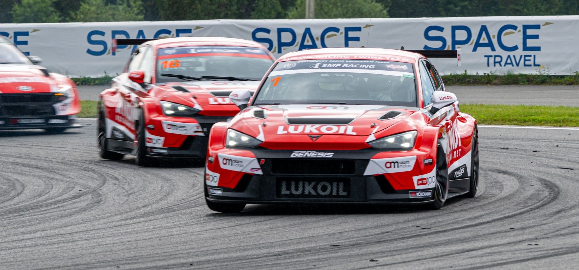 У красно-белых все стабильно: «ЛУКОЙЛ Рейсинг Твинс Тим» сохранила чемпионский состав